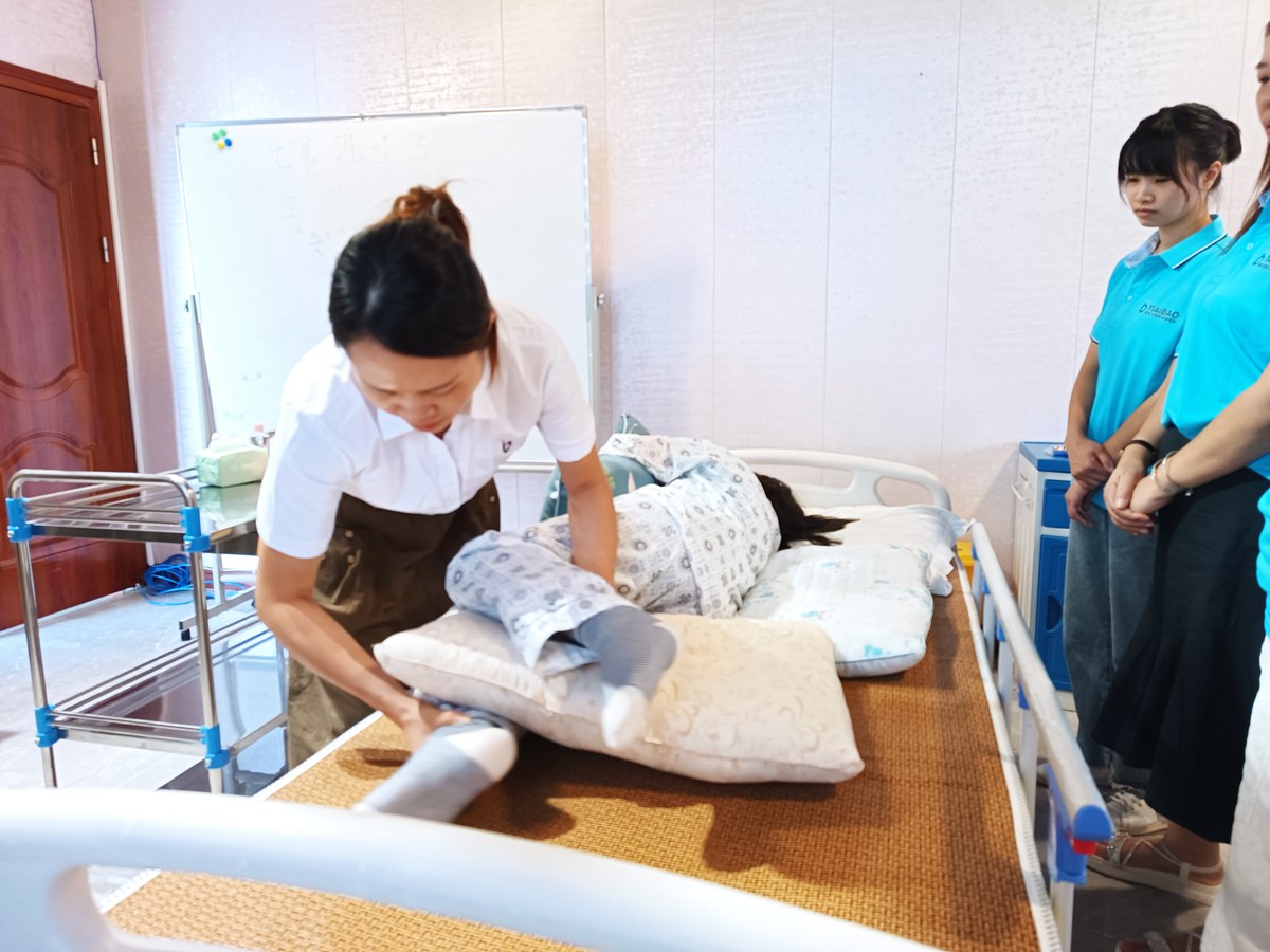 揭开佛山市 高明区养老护理师家政培训的神秘面纱：专业案例解读