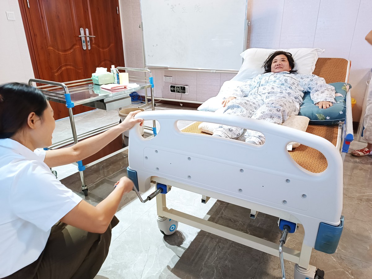 康复咨询师转行养老护理员，培训案例详解！